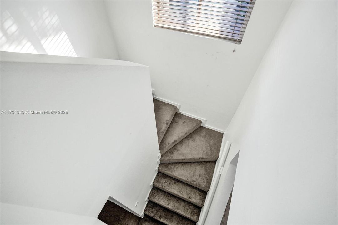 На продажу: $345,000 (3 спален, 2 ванн, 1612 Квадратных фут)