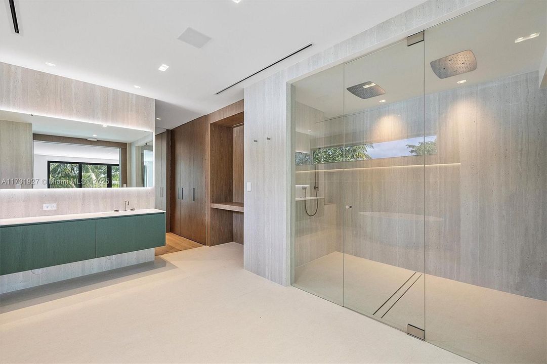 For Sale: $20,900,000 (6 beds, 8 baths, 7192 Square Feet)