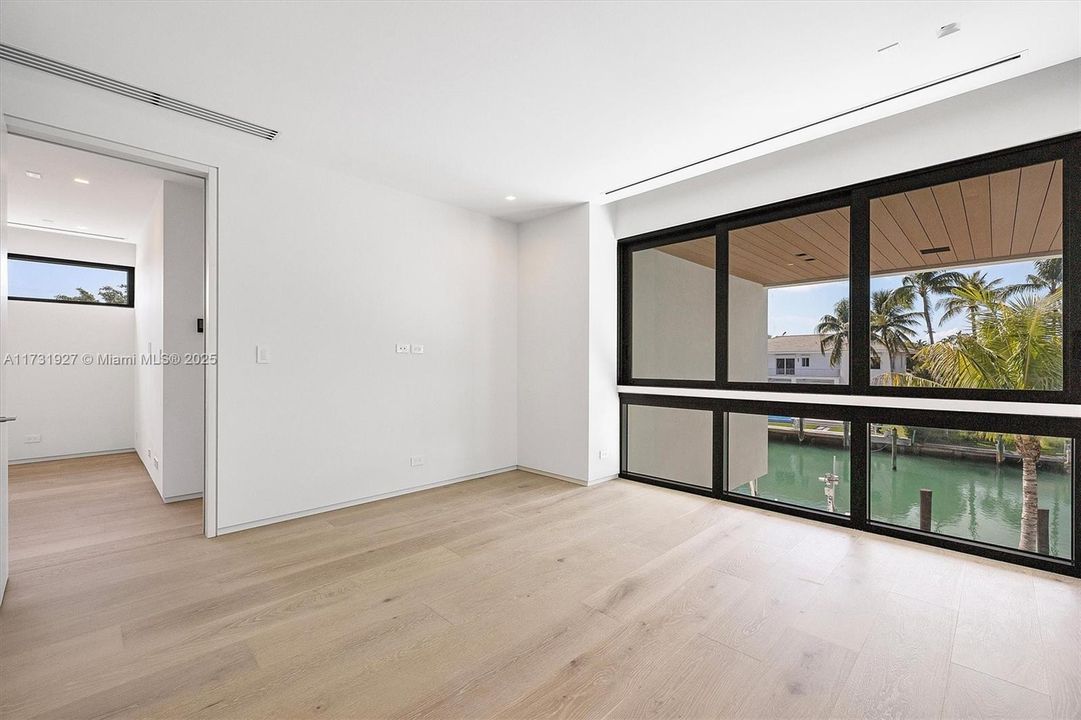 For Sale: $20,900,000 (6 beds, 8 baths, 7192 Square Feet)