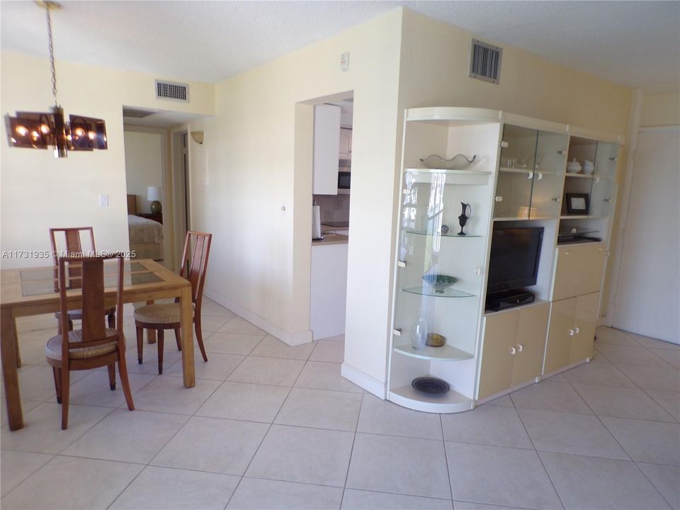 Vendido Recientemente: $175,000 (1 camas, 1 baños, 810 Pies cuadrados)