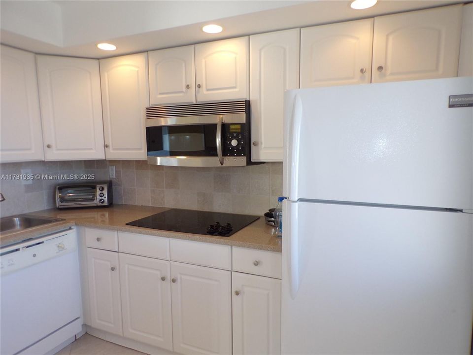 Vendido Recientemente: $175,000 (1 camas, 1 baños, 810 Pies cuadrados)