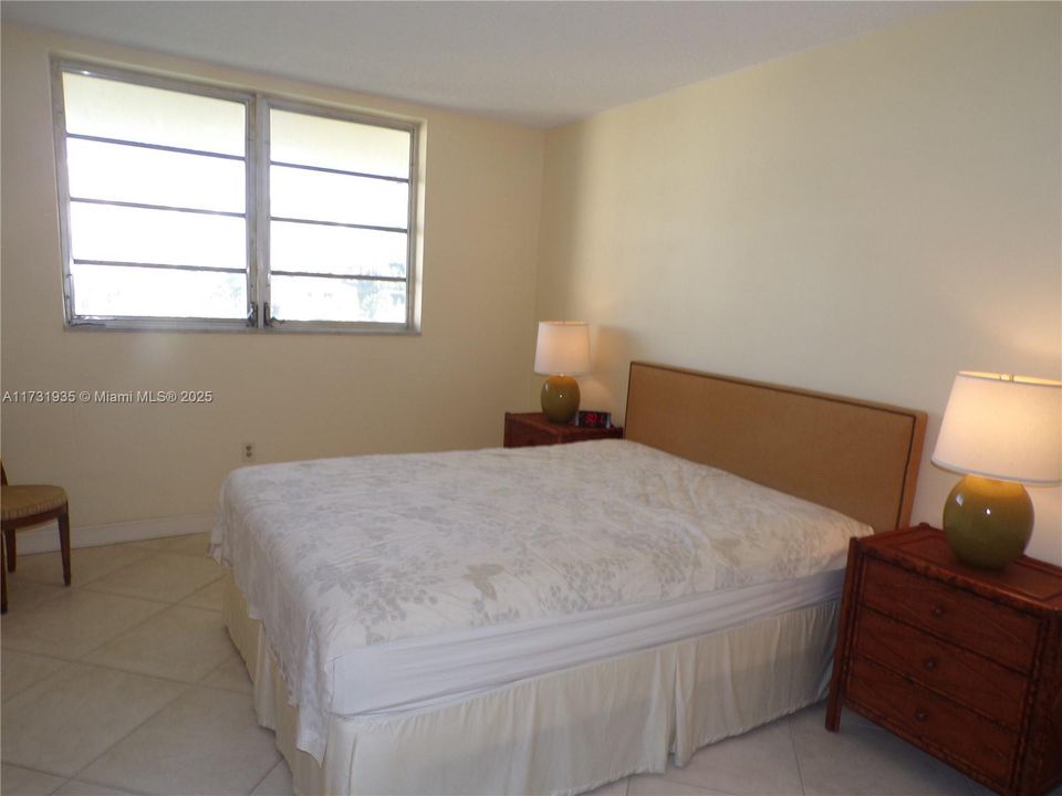 Vendido Recientemente: $175,000 (1 camas, 1 baños, 810 Pies cuadrados)