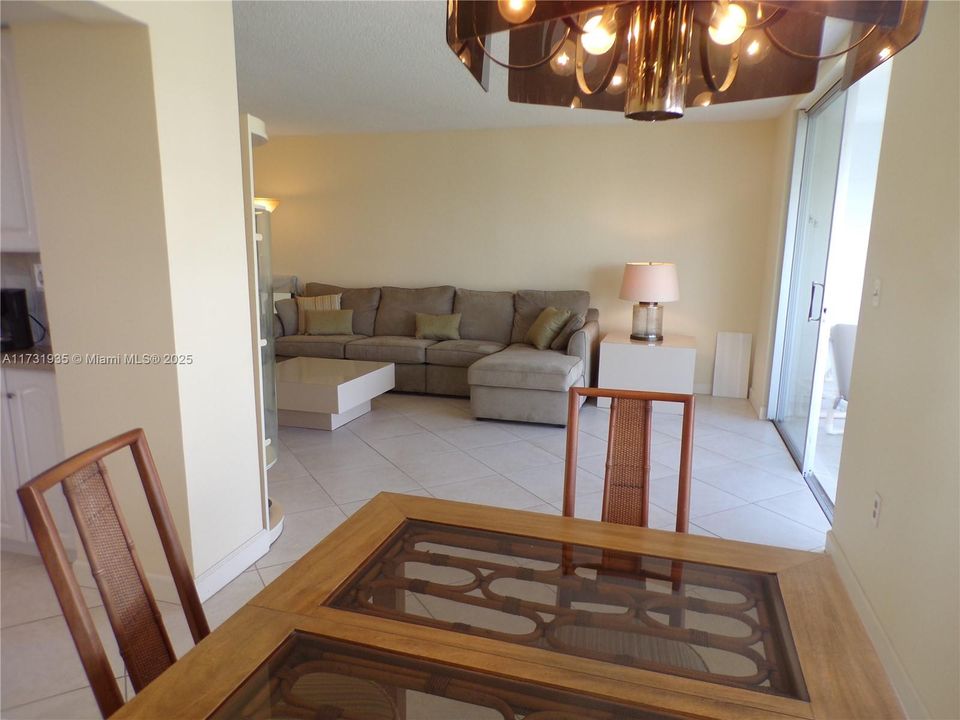 Vendido Recientemente: $175,000 (1 camas, 1 baños, 810 Pies cuadrados)