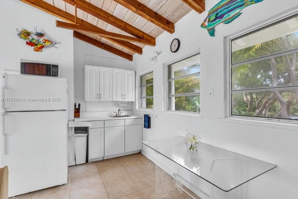 Recently Sold: $999,000 (2 beds, 1 baths, 1000 Square Feet)