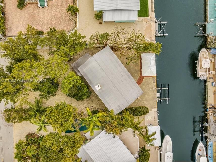 Recently Sold: $999,000 (2 beds, 1 baths, 1000 Square Feet)