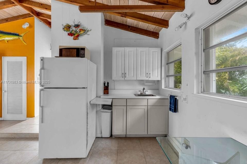 Recently Sold: $999,000 (2 beds, 1 baths, 1000 Square Feet)