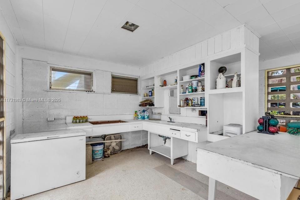 Recently Sold: $999,000 (2 beds, 1 baths, 1000 Square Feet)