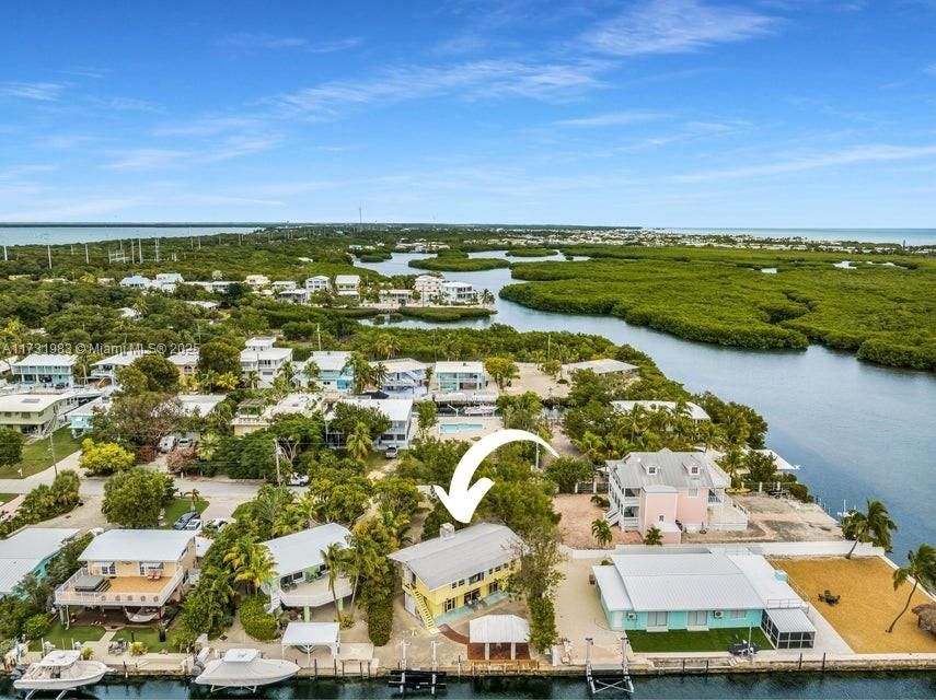 Recently Sold: $999,000 (2 beds, 1 baths, 1000 Square Feet)