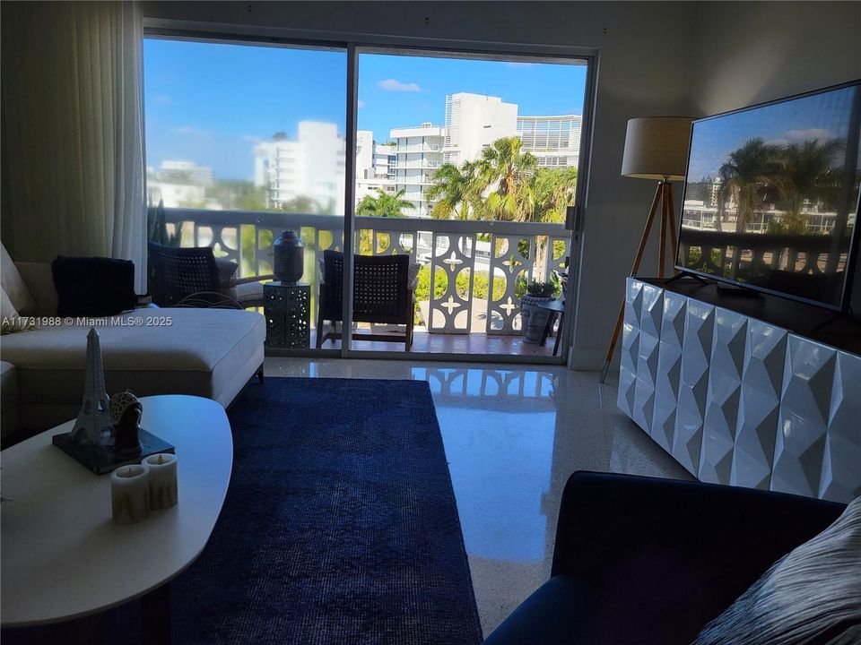 Vendido Recientemente: $350,000 (1 camas, 1 baños, 919 Pies cuadrados)