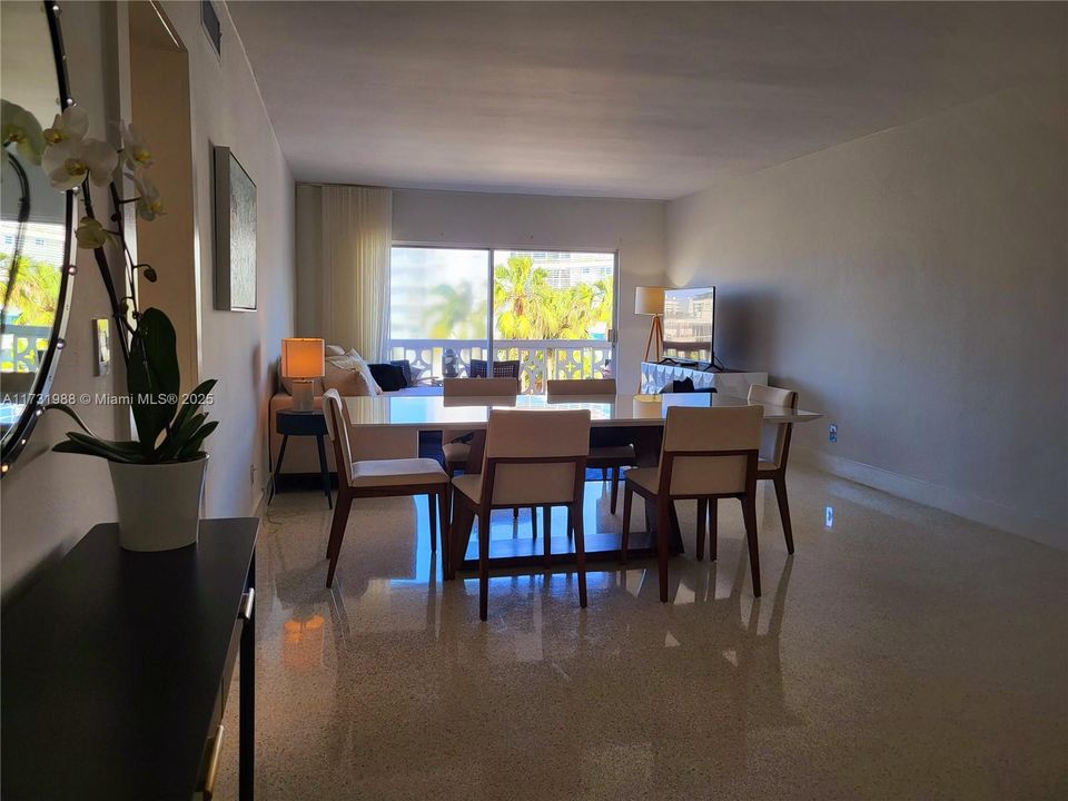 Vendido Recientemente: $350,000 (1 camas, 1 baños, 919 Pies cuadrados)