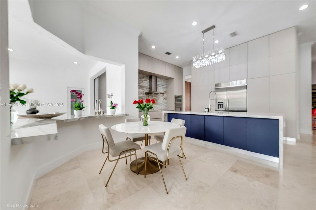 For Sale: $3,550,000 (5 beds, 5 baths, 3430 Square Feet)