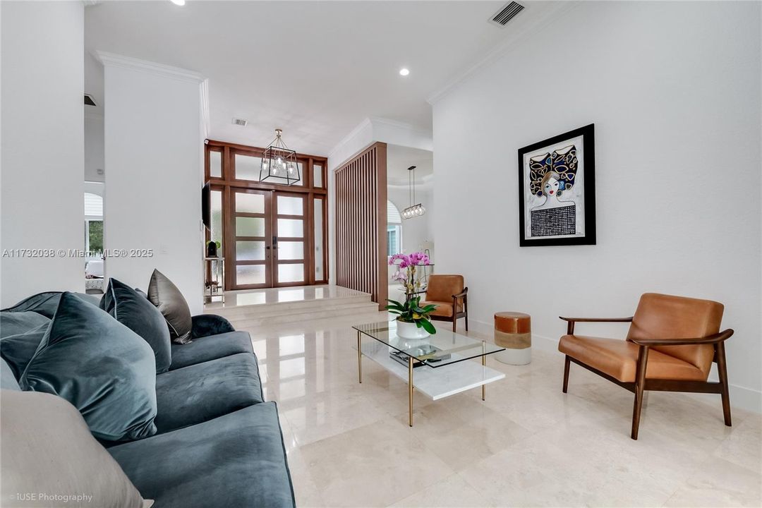 For Sale: $3,550,000 (5 beds, 5 baths, 3430 Square Feet)