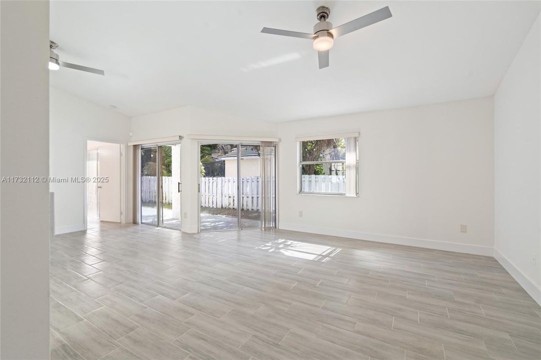 Недавно арендовано: $3,500 (4 спален, 2 ванн, 1609 Квадратных фут)