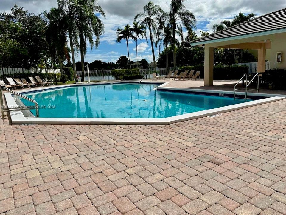 Недавно арендовано: $3,500 (4 спален, 2 ванн, 1609 Квадратных фут)