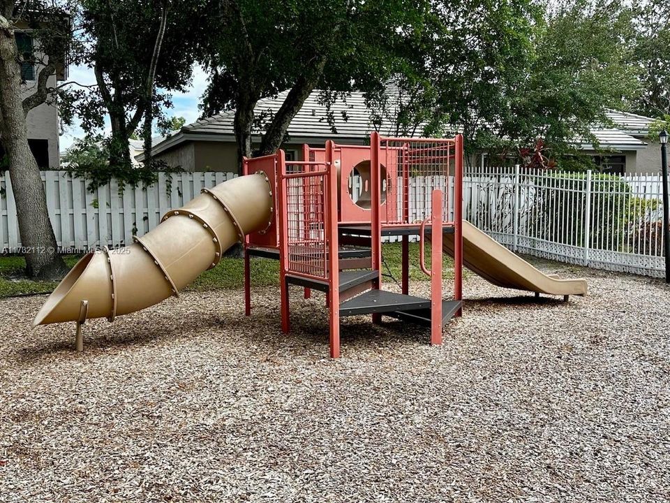 Недавно арендовано: $3,500 (4 спален, 2 ванн, 1609 Квадратных фут)