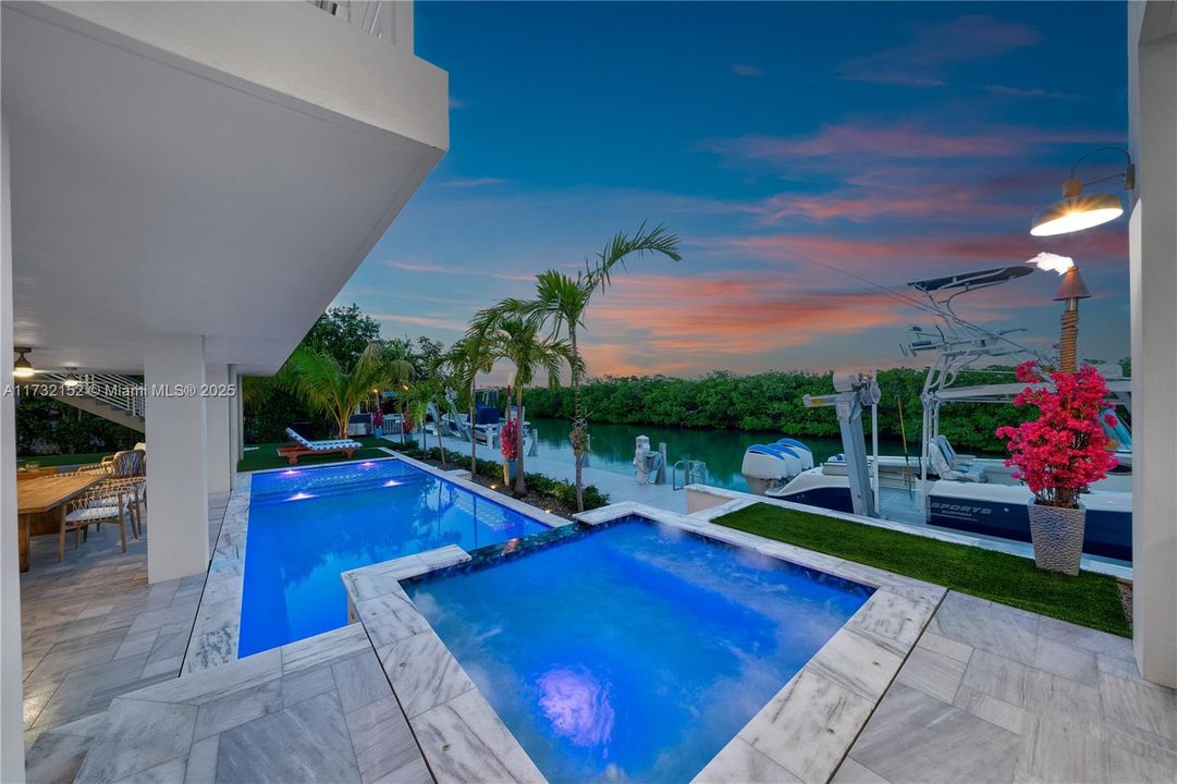 Vendido Recientemente: $6,350,000 (6 camas, 7 baños, 4700 Pies cuadrados)