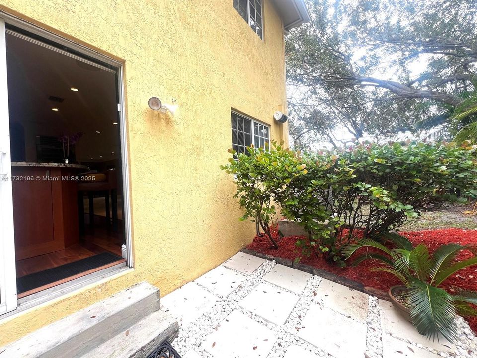 最近售出: $532,000 (3 贝兹, 2 浴室, 1848 平方英尺)