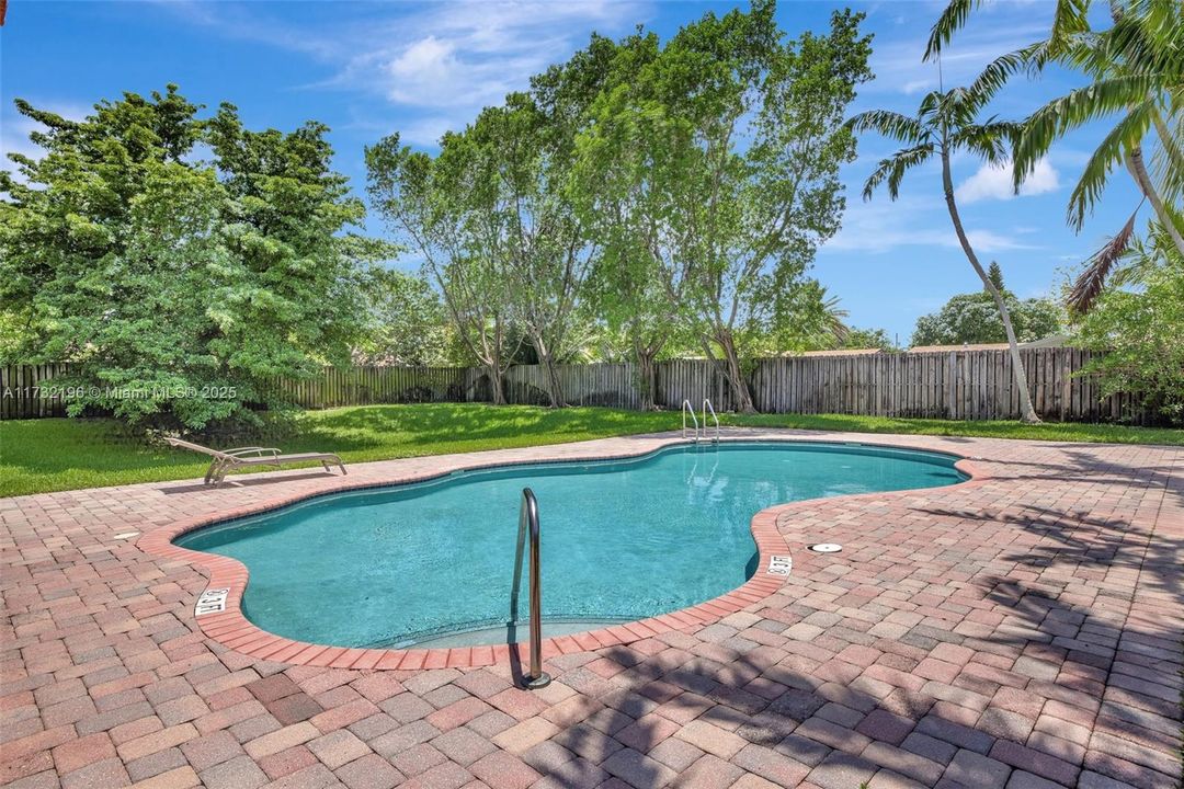 最近售出: $532,000 (3 贝兹, 2 浴室, 1848 平方英尺)