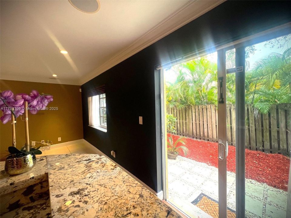 最近售出: $532,000 (3 贝兹, 2 浴室, 1848 平方英尺)