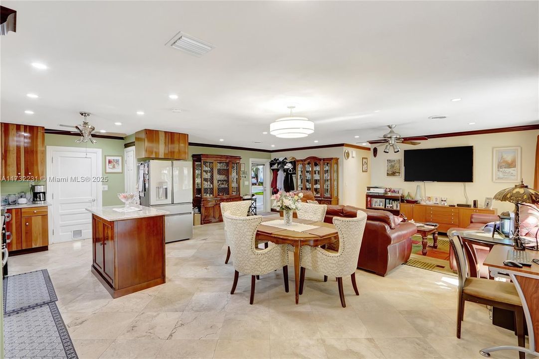 Recently Sold: $1,990,000 (4 beds, 3 baths, 1837 Square Feet)