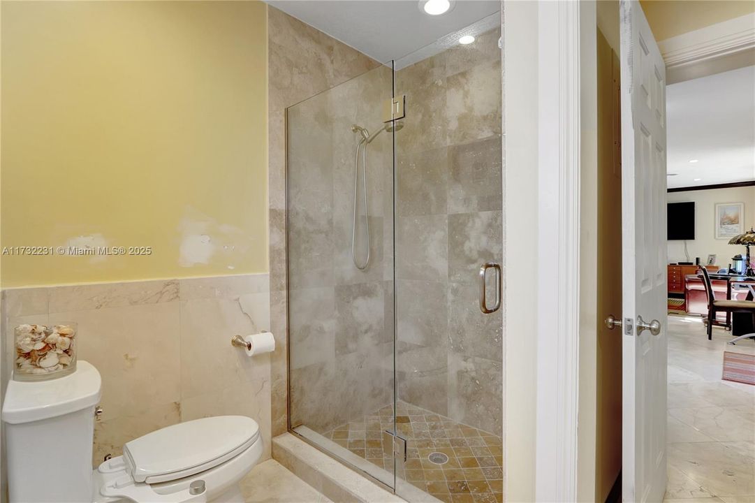 Recently Sold: $1,990,000 (4 beds, 3 baths, 1837 Square Feet)