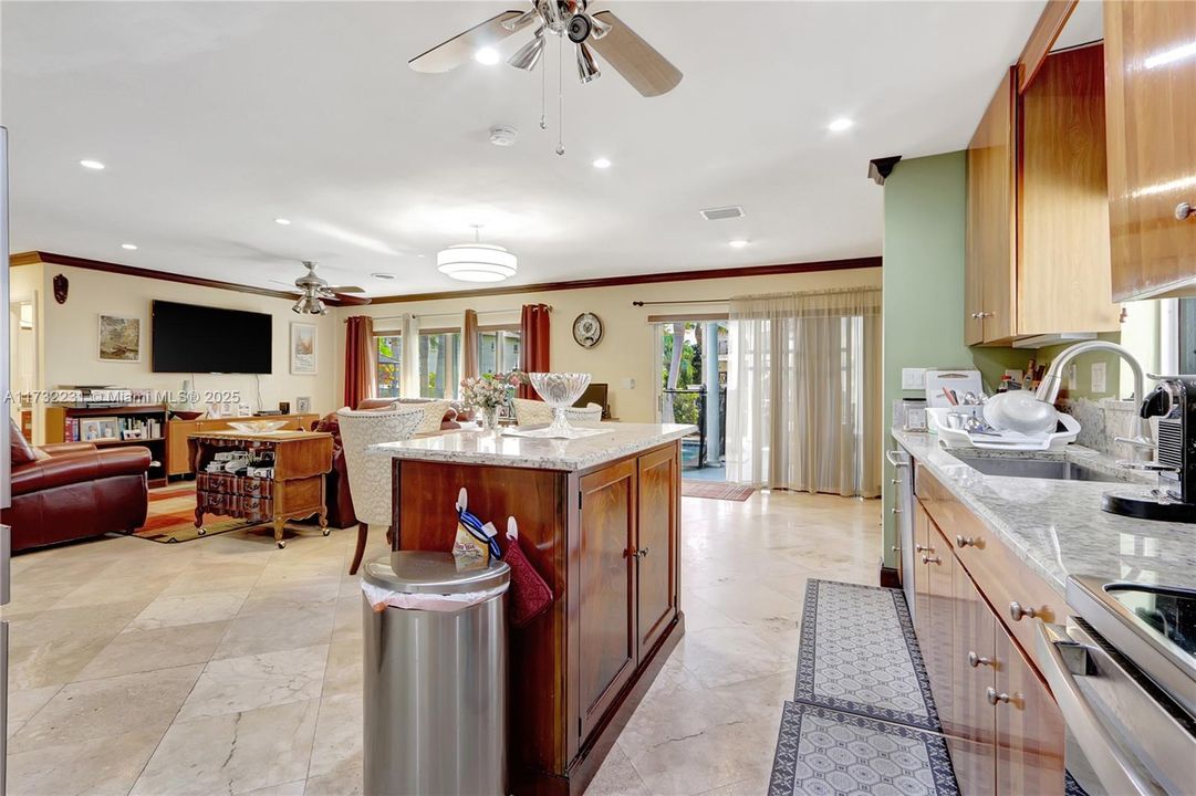 Recently Sold: $1,990,000 (4 beds, 3 baths, 1837 Square Feet)