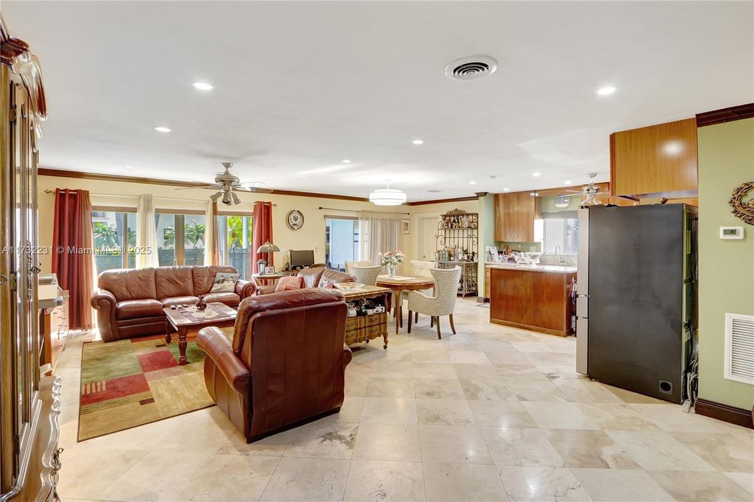 Recently Sold: $1,990,000 (4 beds, 3 baths, 1837 Square Feet)
