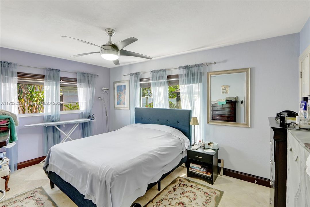 Recently Sold: $1,990,000 (4 beds, 3 baths, 1837 Square Feet)