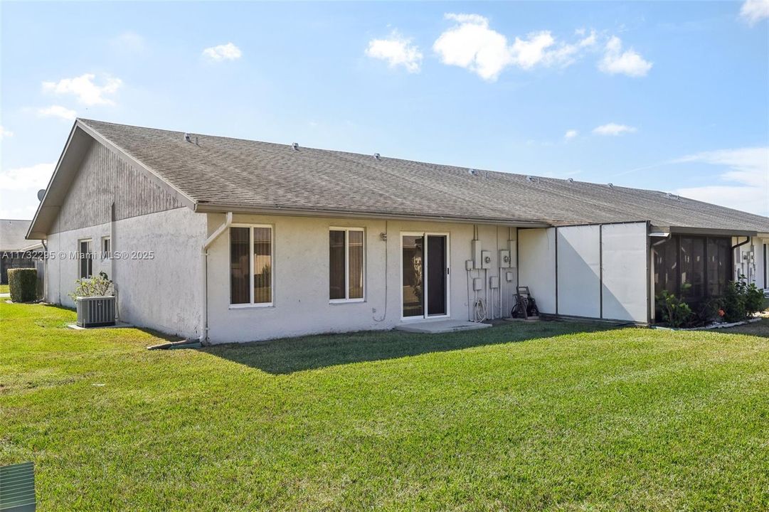 Recently Sold: $260,000 (2 beds, 2 baths, 1107 Square Feet)