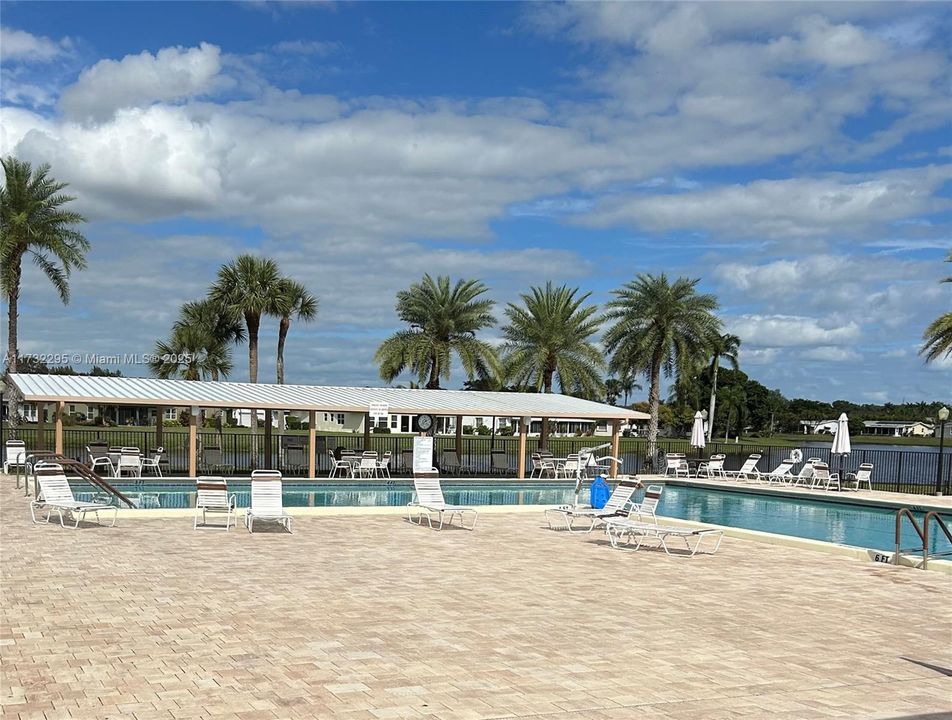 Recently Sold: $260,000 (2 beds, 2 baths, 1107 Square Feet)