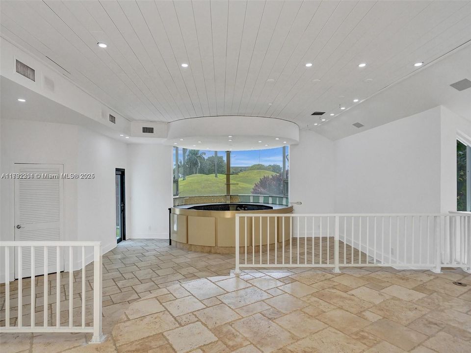 For Sale: $2,299,000 (6 beds, 4 baths, 4926 Square Feet)