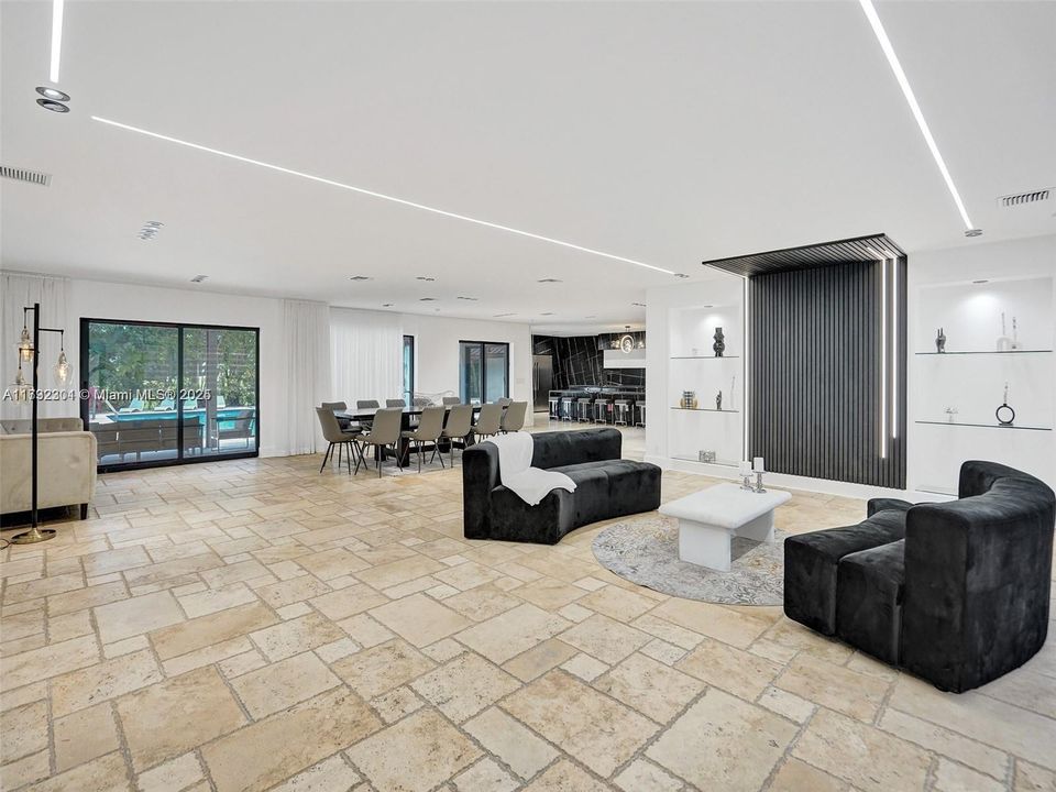 For Sale: $2,299,000 (6 beds, 4 baths, 4926 Square Feet)