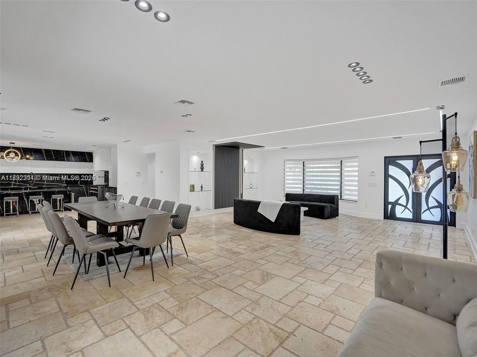 For Sale: $2,299,000 (6 beds, 4 baths, 4926 Square Feet)
