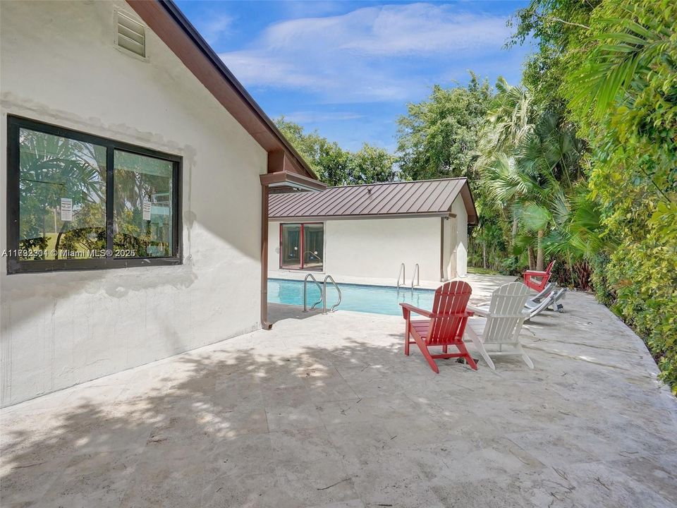 For Sale: $2,299,000 (6 beds, 4 baths, 4926 Square Feet)