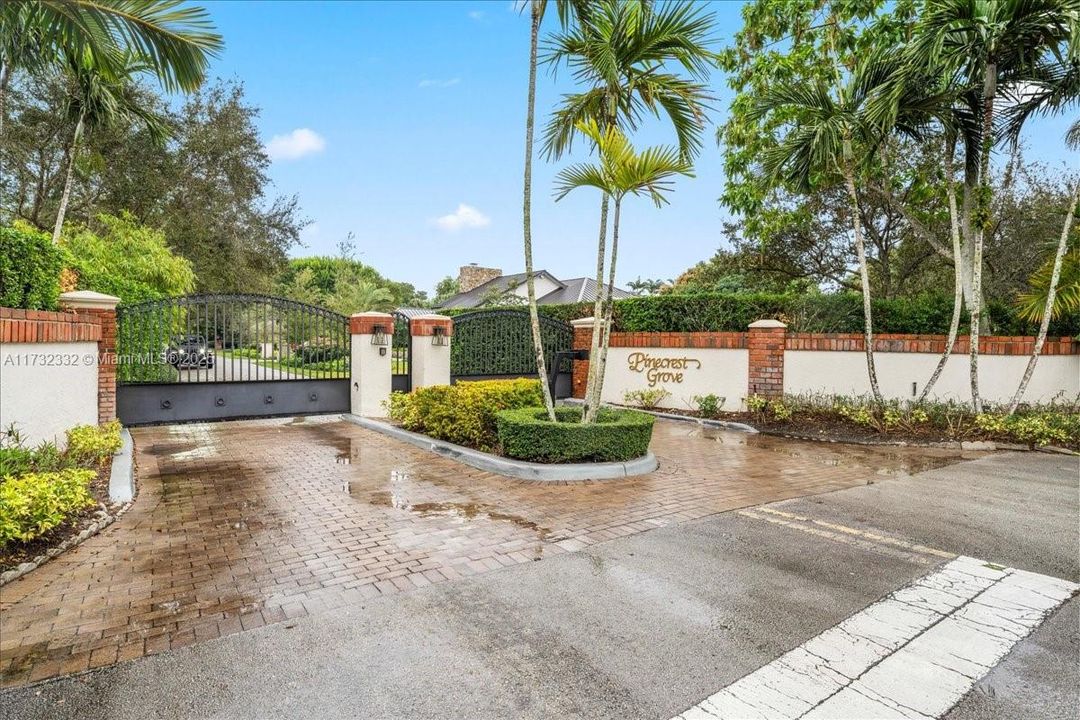 合同活跃: $4,195,000 (6 贝兹, 7 浴室, 5659 平方英尺)