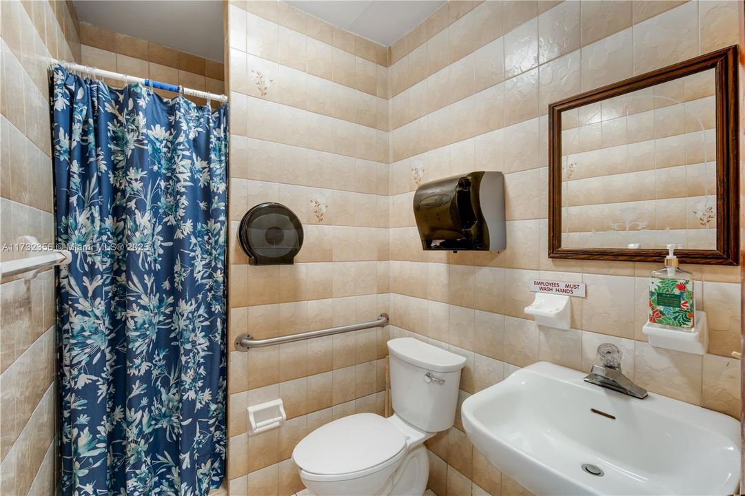 Activo con contrato: $2,200,000 (0 camas, 0 baños, 0 Pies cuadrados)