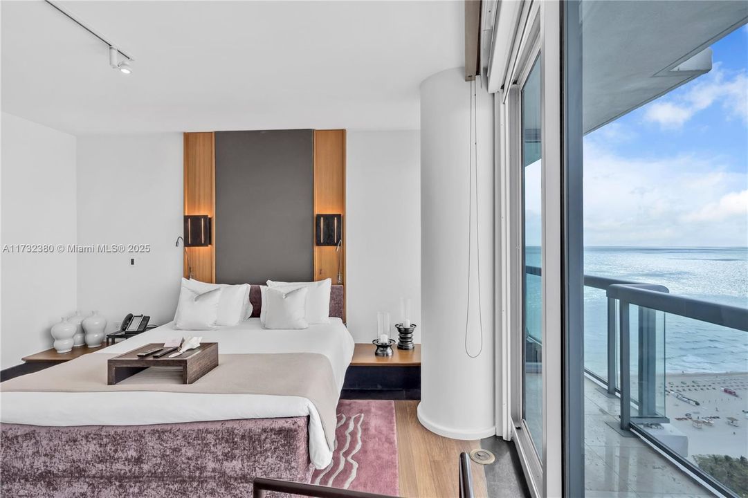 待售: $4,975,000 (2 贝兹, 2 浴室, 1316 平方英尺)