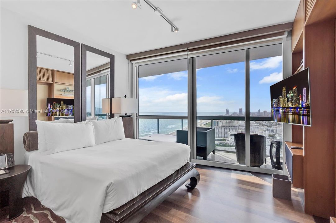 待售: $4,975,000 (2 贝兹, 2 浴室, 1316 平方英尺)