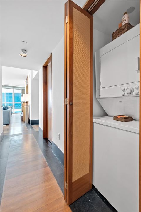 待售: $4,975,000 (2 贝兹, 2 浴室, 1316 平方英尺)