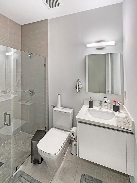 For Sale: $3,699,000 (6 beds, 7 baths, 4881 Square Feet)