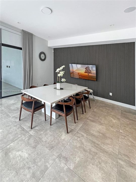 For Sale: $3,699,000 (6 beds, 7 baths, 4881 Square Feet)