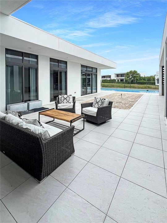 For Sale: $3,699,000 (6 beds, 7 baths, 4881 Square Feet)