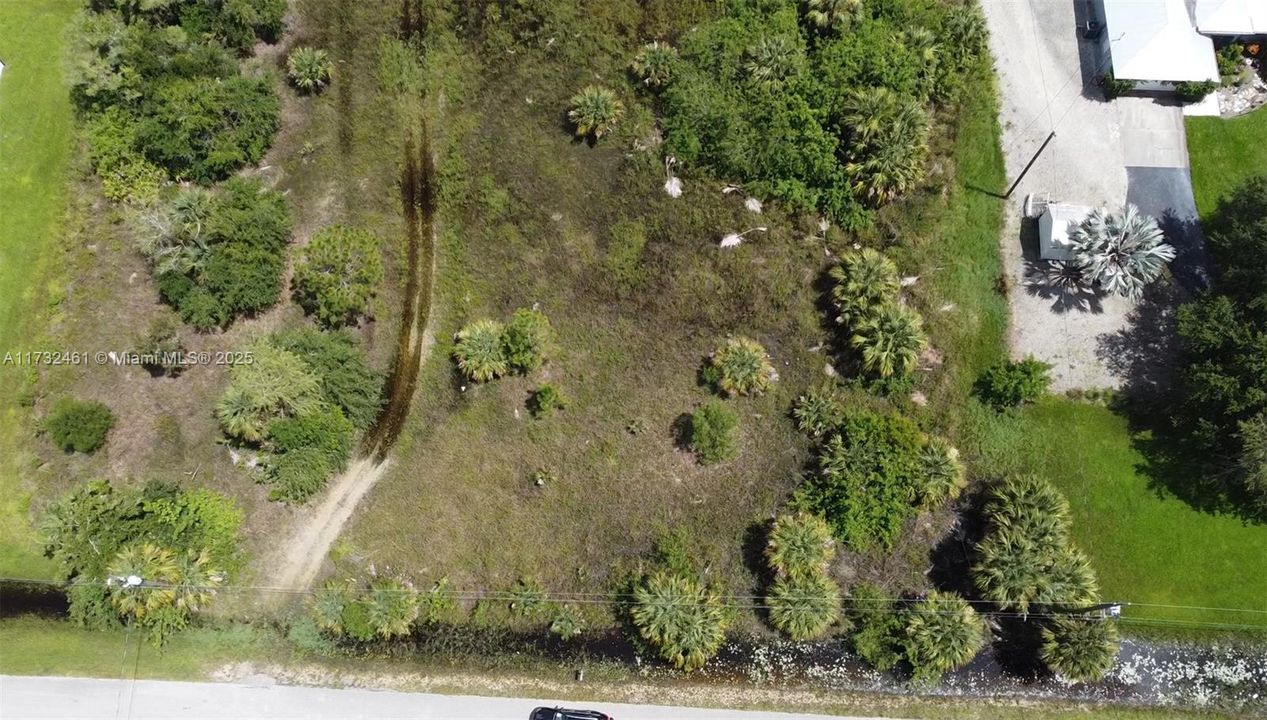 En Venta: $158,000 (2.73 acres)