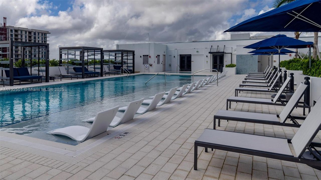 Недавно арендовано: $2,650 (1 спален, 1 ванн, 672 Квадратных фут)