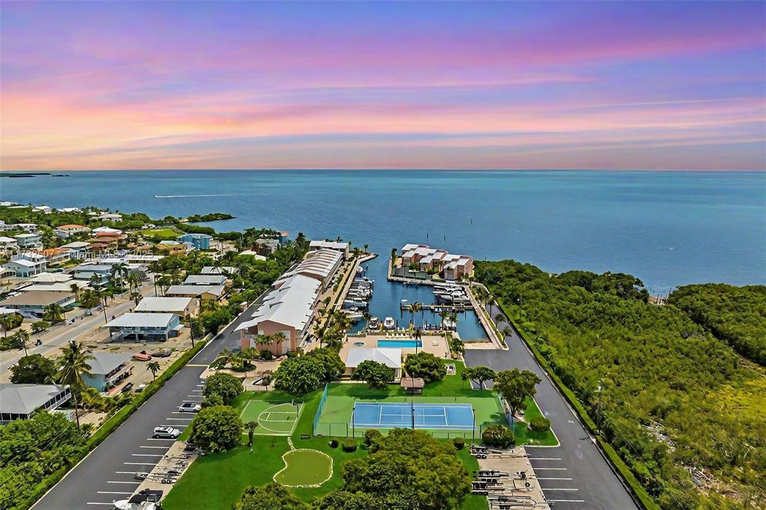 На продажу: $2,150,000 (3 спален, 2 ванн, 2127 Квадратных фут)