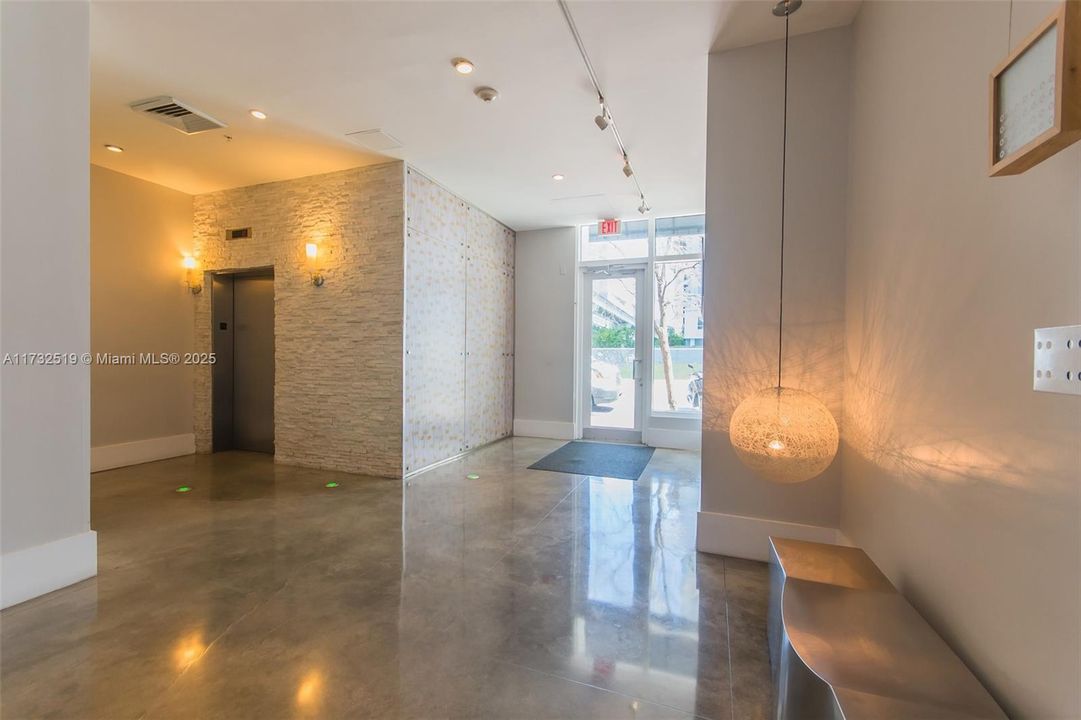 Vendido Recientemente: $325,000 (1 camas, 1 baños, 662 Pies cuadrados)