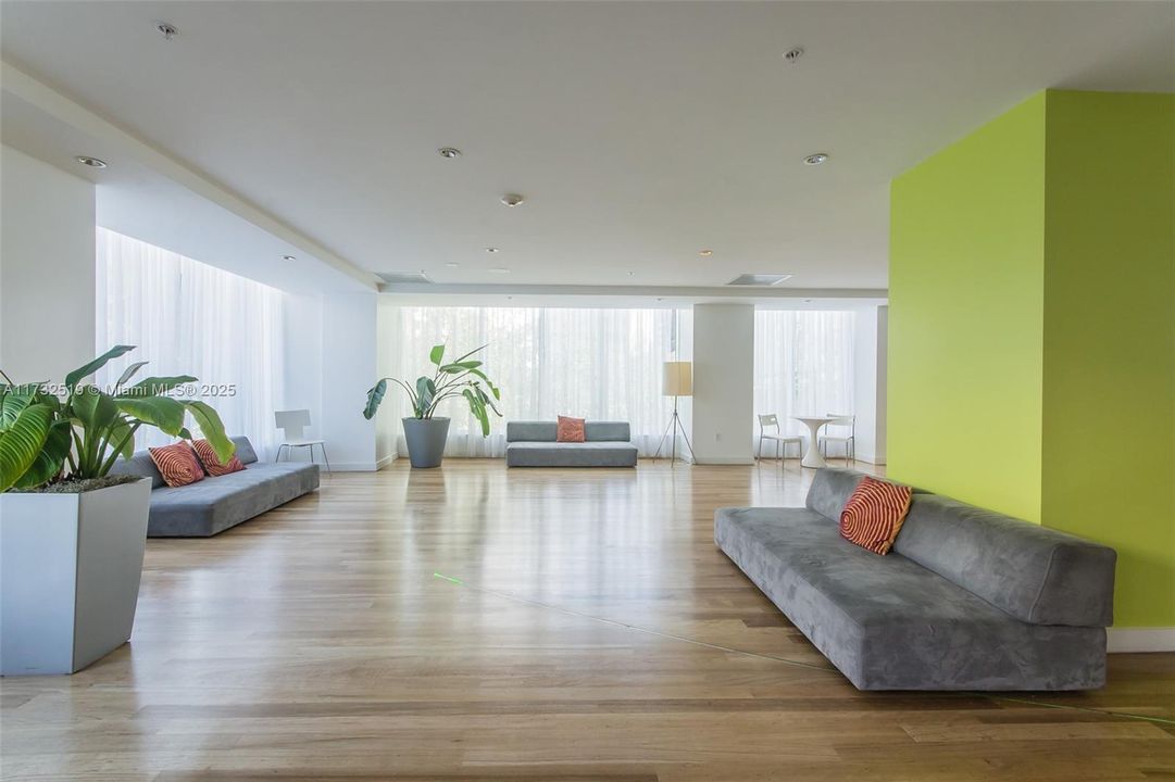 Vendido Recientemente: $325,000 (1 camas, 1 baños, 662 Pies cuadrados)