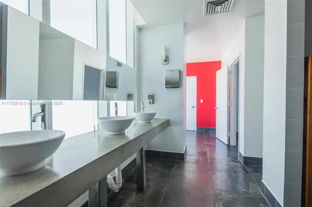 Vendido Recientemente: $325,000 (1 camas, 1 baños, 662 Pies cuadrados)