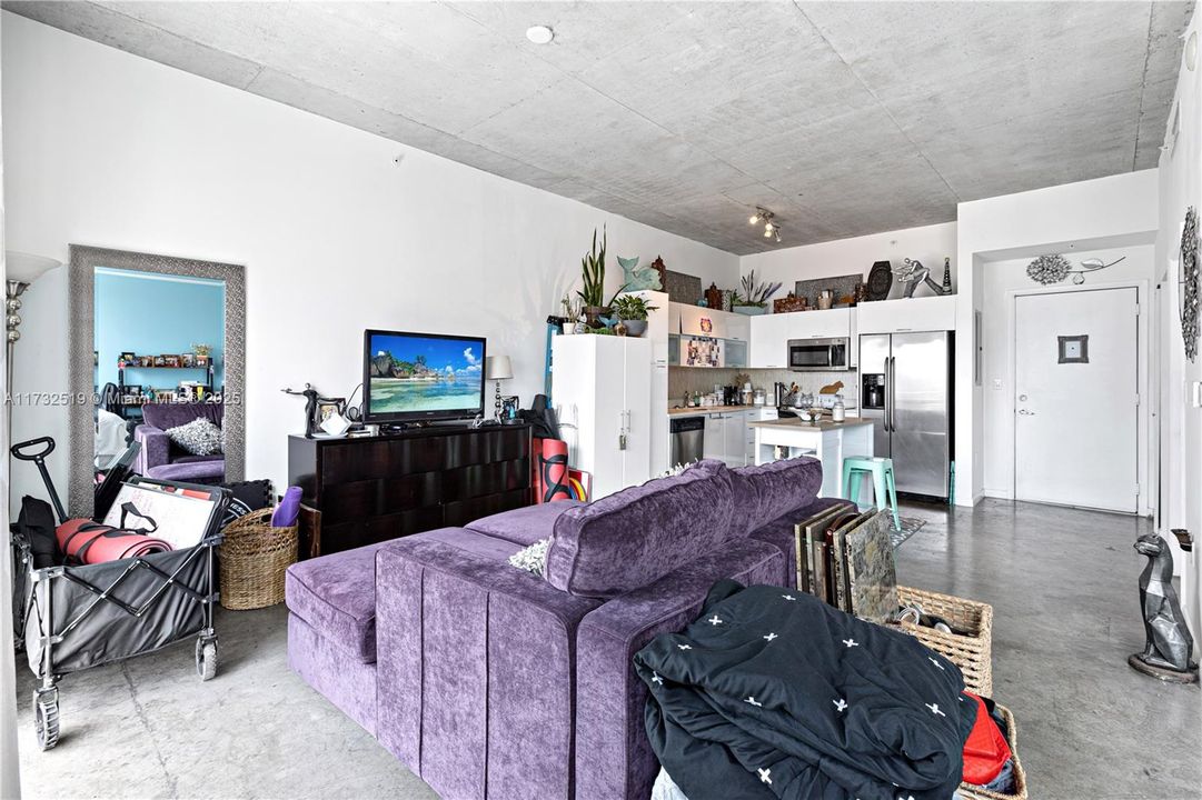 Vendido Recientemente: $325,000 (1 camas, 1 baños, 662 Pies cuadrados)