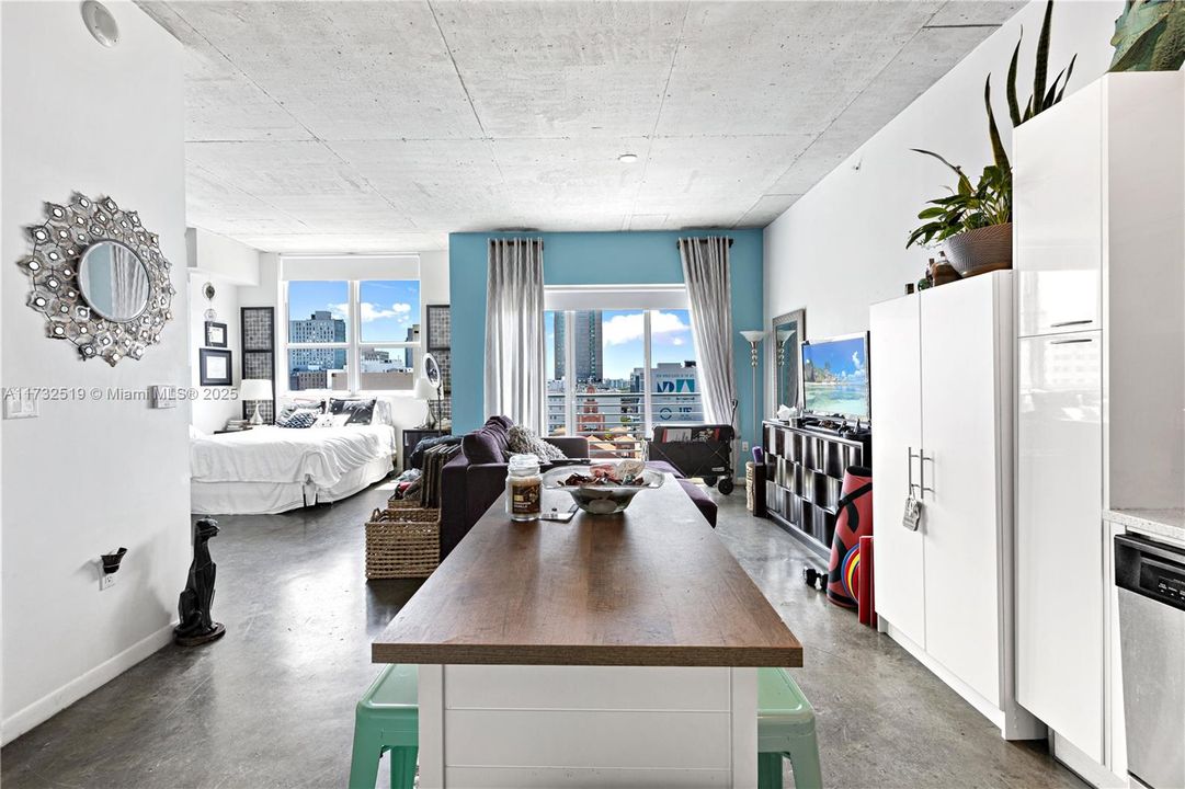 Vendido Recientemente: $325,000 (1 camas, 1 baños, 662 Pies cuadrados)